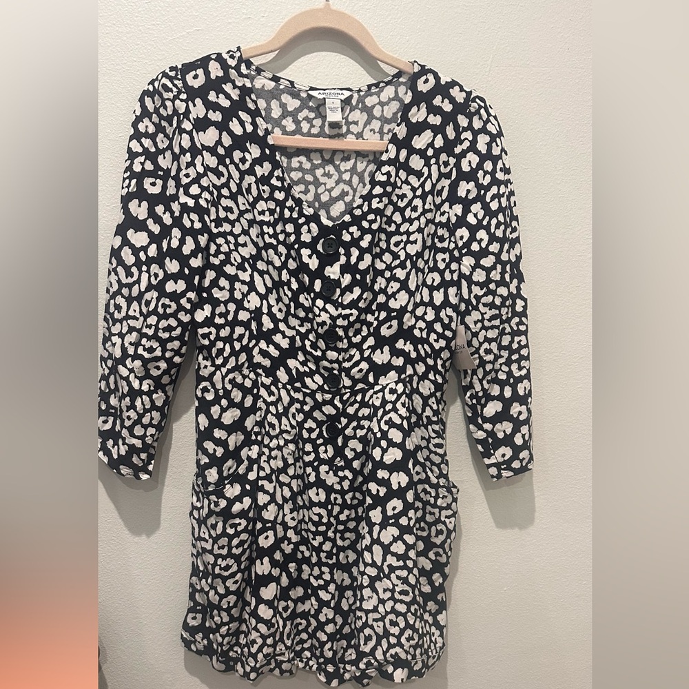 Arizona Love Monochrome Animal Print Blouse